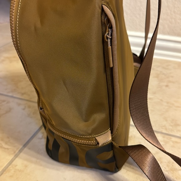 Lululemon small backpack - Picture 3 of 7